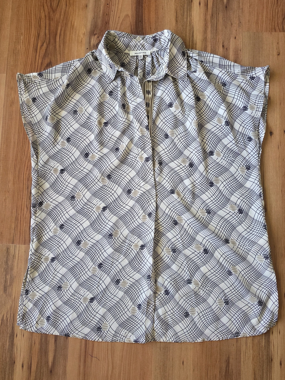 Max Studio White Button-Front Short Sleeve Patterned Blouse